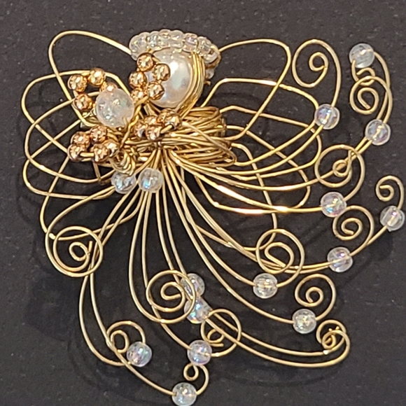 VINTAGE GOLD GLASS SEED BEADS & FAUX PEARL WIRE WORK GUARDIAN ANGEL HALO BROOCH - Picture 4 of 15